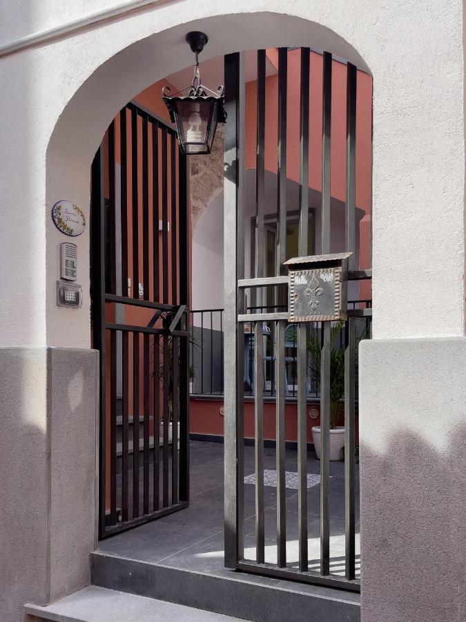 Emma Dimore Lägenhet Castellammare di Stabia Exteriör bild